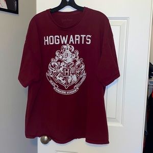 Harry Potter Maroon Hogwarts Crest Tee - 2XL